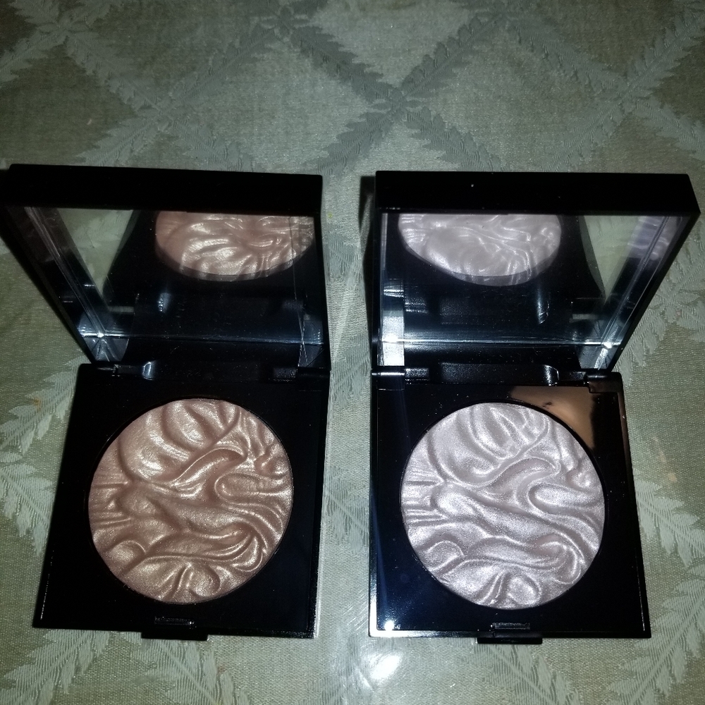 LAURA MERCIER FACE ILLUMINATOR